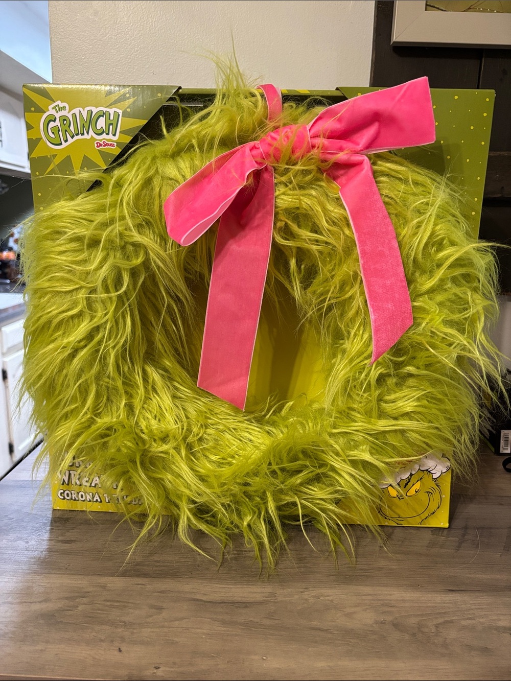 NIB Dr. Seuss The Grinch Green Furry Christmas Wreath with Pink Ribbon